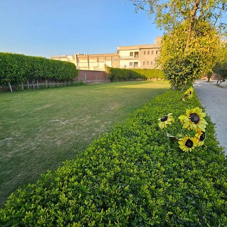 Govind Resort Mathura Buitenkant foto