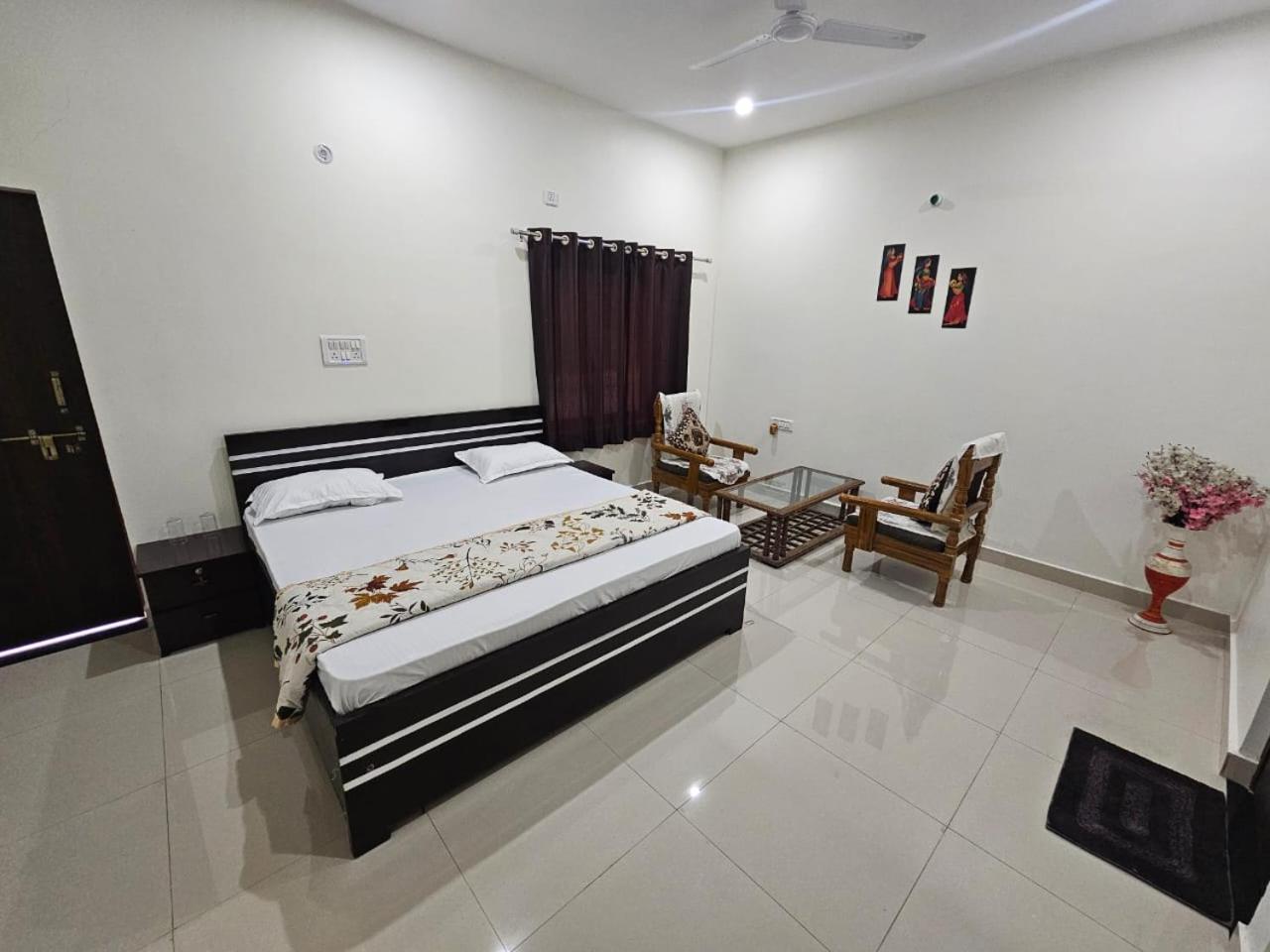 Govind Resort Mathura Buitenkant foto
